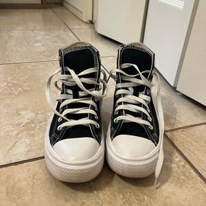 Black Platdorm Converse